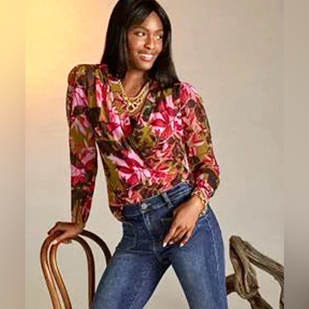 Cabi Mia Blouse. Small. Floral Flowers Romantic Tropical Feminine Career Pink